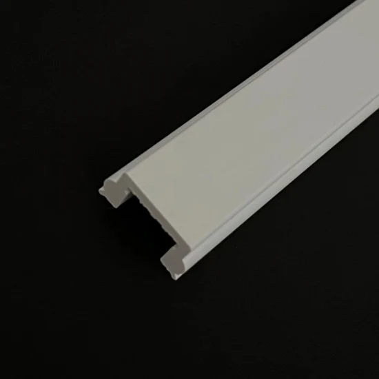 Profilo in PVC estruso a linea singola di alta qualità in plastica bianca